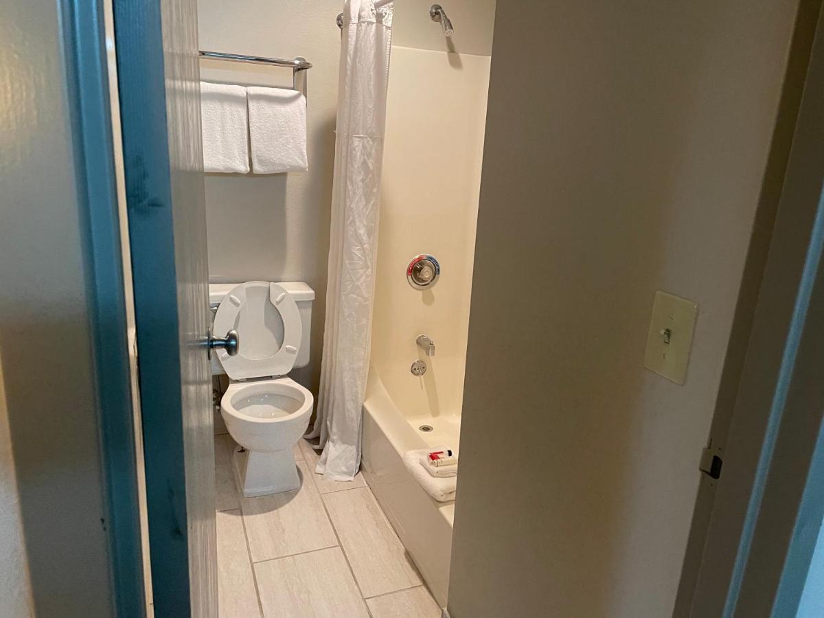 Days Inn By Wyndham Pleasant Prairie Kenosha Esterno foto
