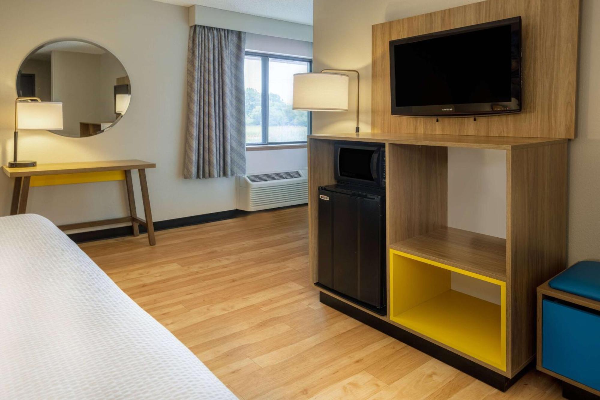 Days Inn By Wyndham Pleasant Prairie Kenosha Esterno foto