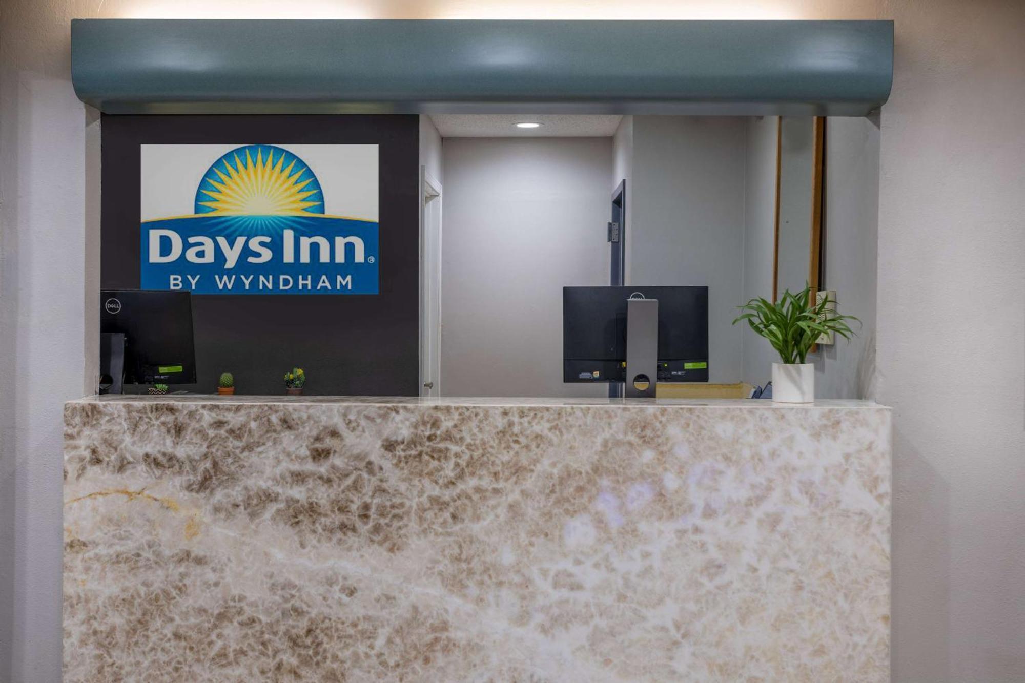 Days Inn By Wyndham Pleasant Prairie Kenosha Esterno foto