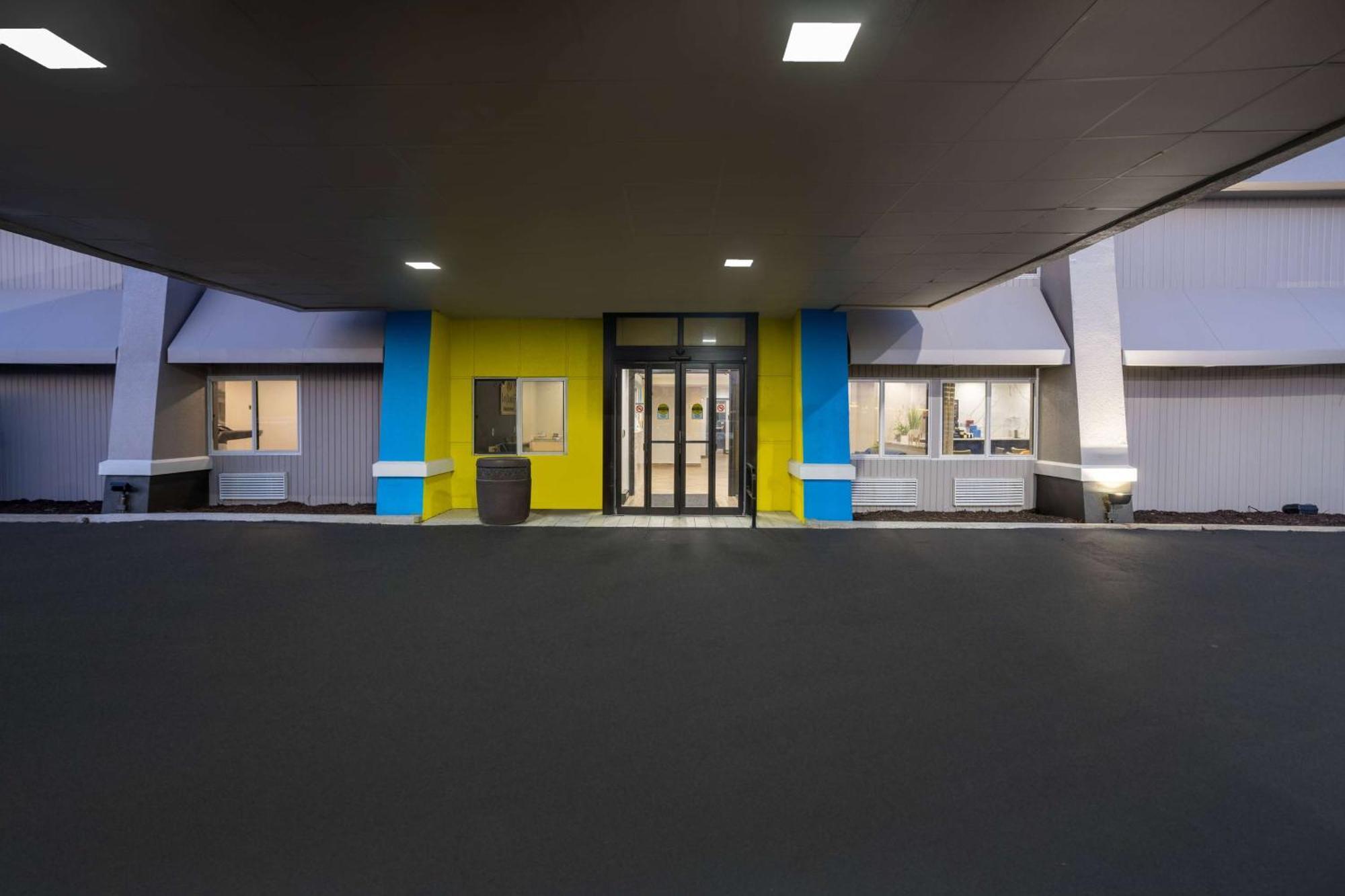 Days Inn By Wyndham Pleasant Prairie Kenosha Esterno foto